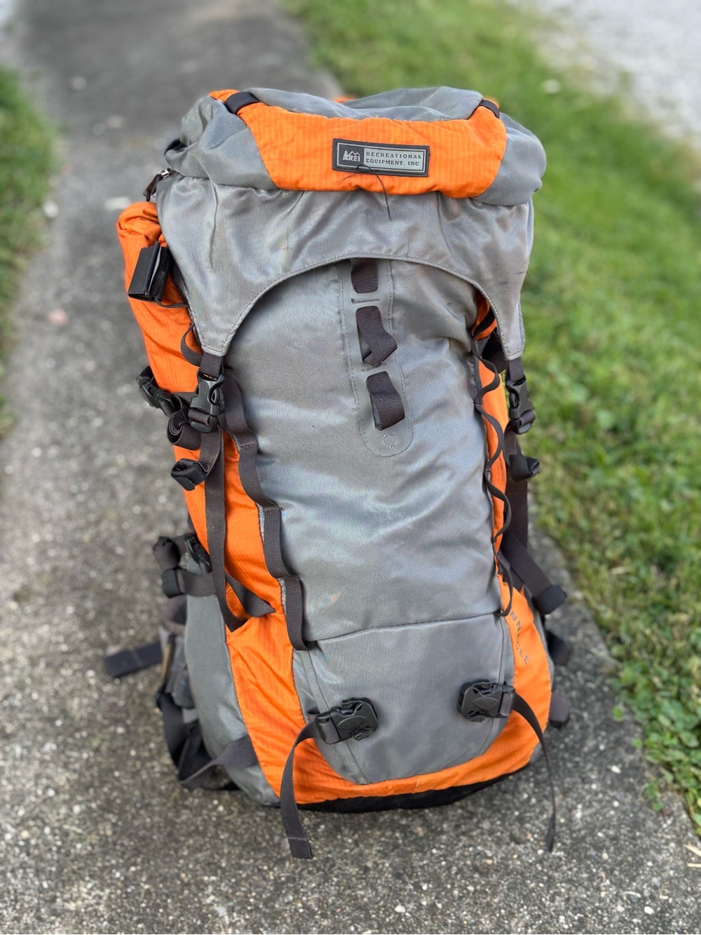 REI Pinnacle Internal Frame Backpack Orange Gray Hiking Camping Backpacking Pack